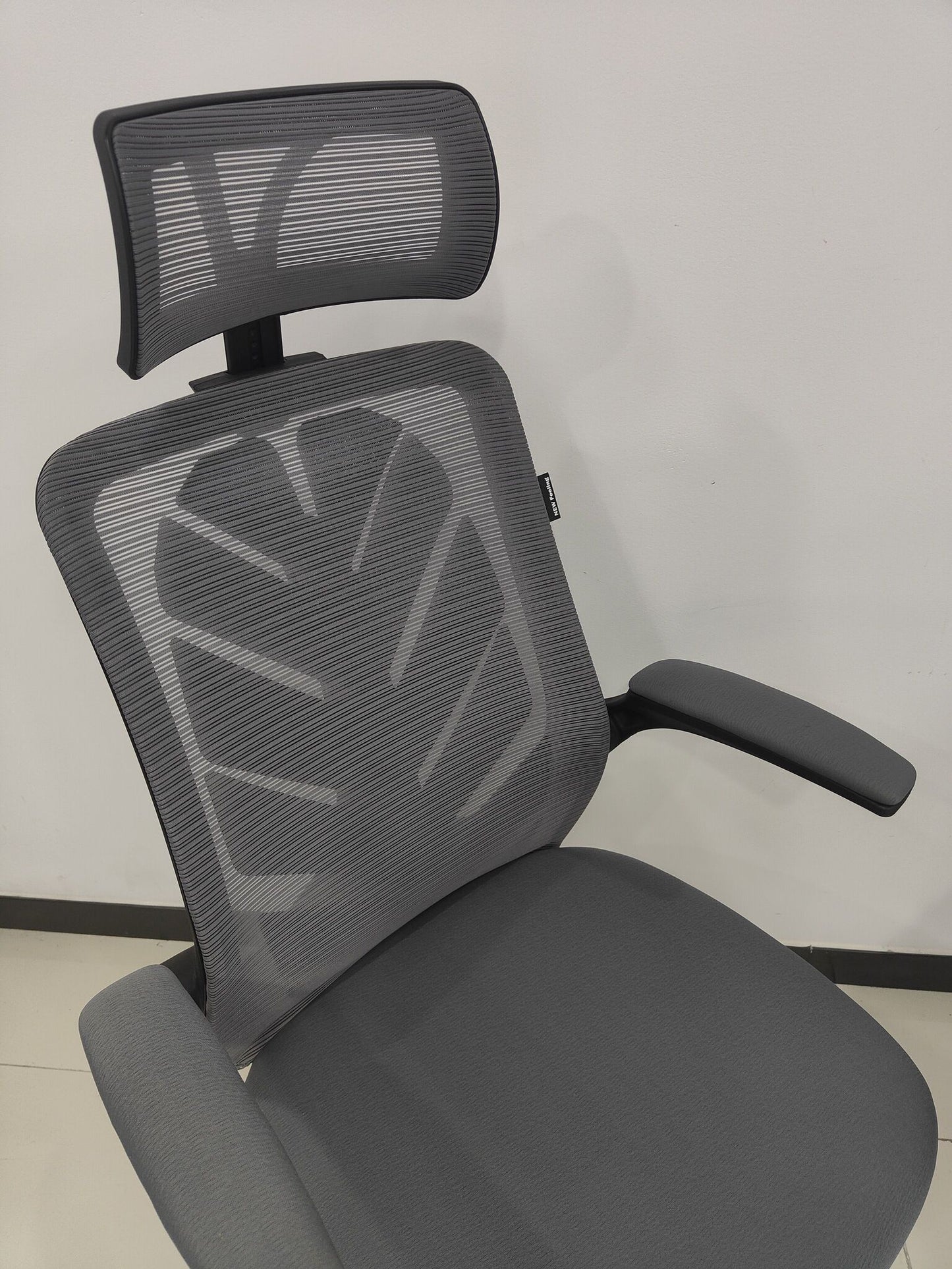 NEW Feeling Ergonomic office chair with high back and headrest